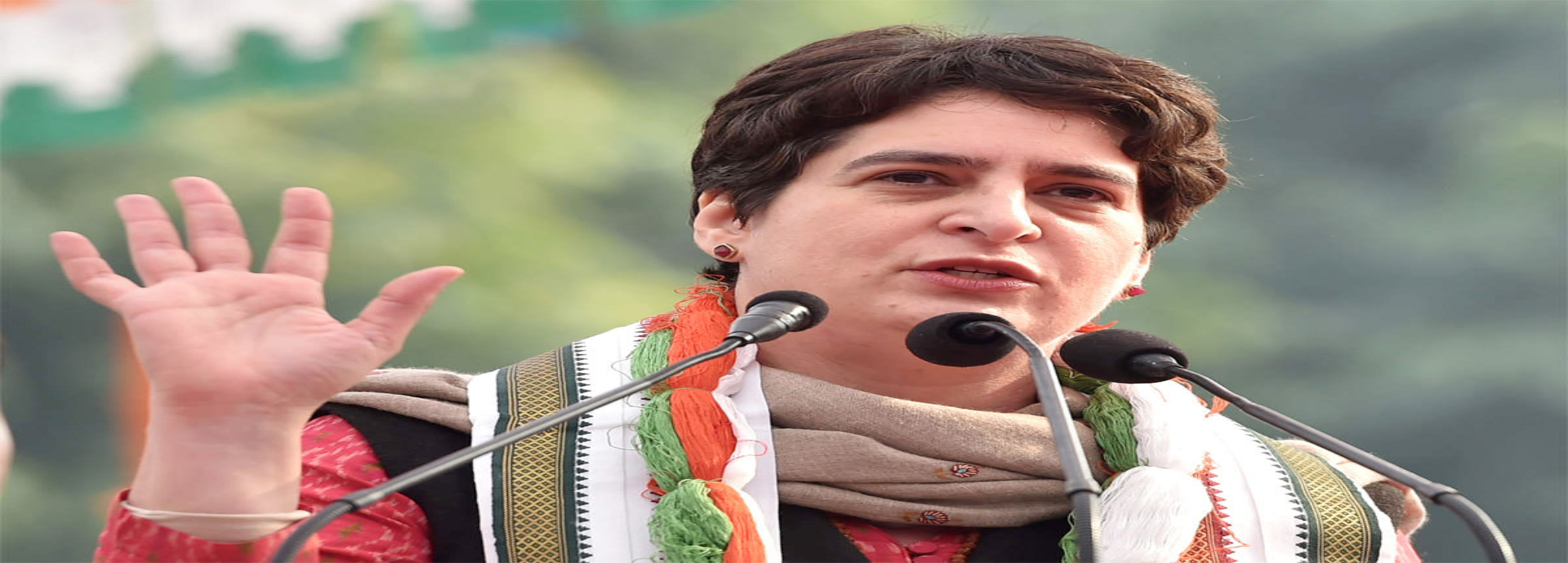 जेवर हवाई अड्डे से प्रभावित किसानों के मुआवजे के मुद्दे पर प्रियंका गांधी ने पीएम पर साधा निशाना जेवर हवाई अड्डे से प्रभावित किसानों के मुआवजे के मुद्दे पर प्रियंका गांधी ने पीएम पर साधा निशाना